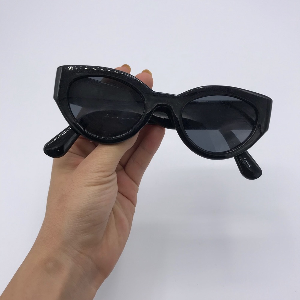 Glossy Black 90’s Style Sunglasses